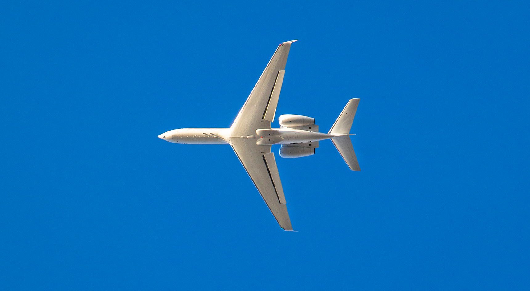 Picture of jet flying west