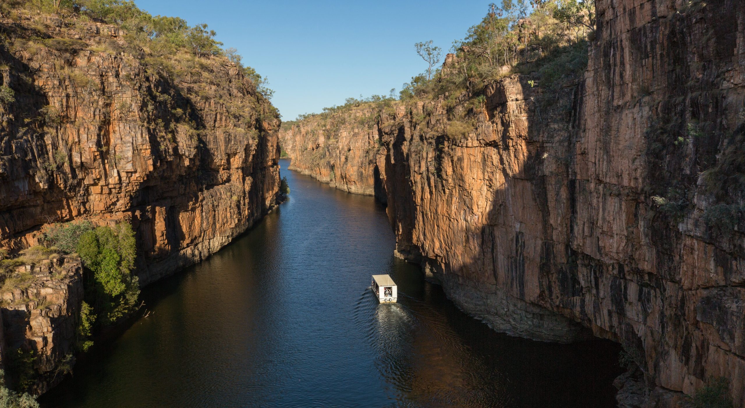 Tour boat in Katherine gorge