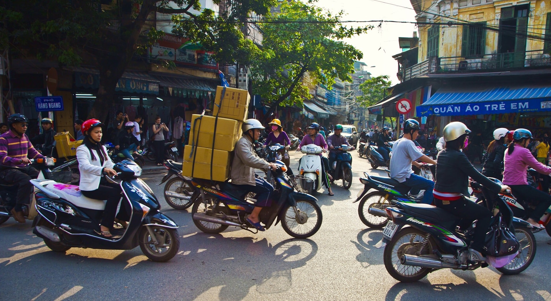 Bust motorcycle traffic in Hanoi.