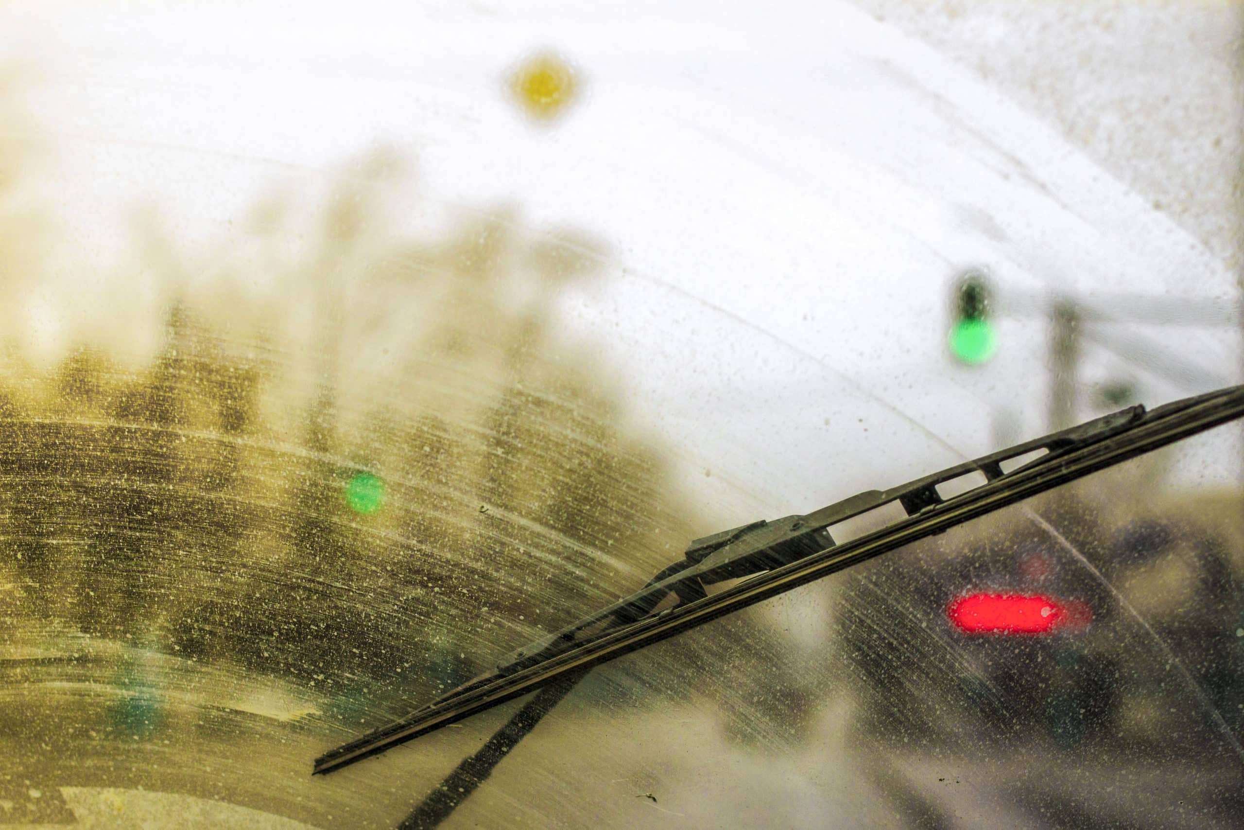 The dangers of a dirty windscreen | samotor The RAA Magazine